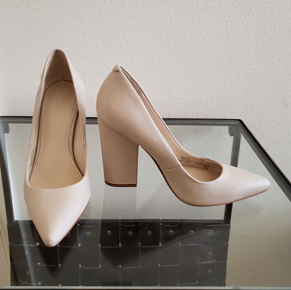 Nude Calvin Klein Pumps